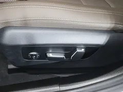 2024 BMW 5-Series 520i M Sport, белый — фото 6