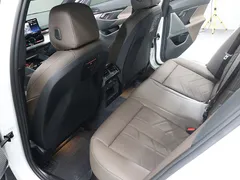 2024 BMW 5-Series 520i M Sport, белый — фото 9
