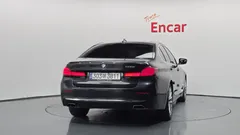 2022 BMW 5-Series 530i Luxury — фото 4