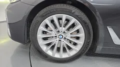 2022 BMW 5-Series 530i Luxury — фото 5