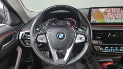 2022 BMW 5-Series 530i Luxury — фото 13
