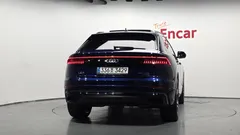 2023 Audi Q8 55 TFSI Quattro Premium, синий — фото 4