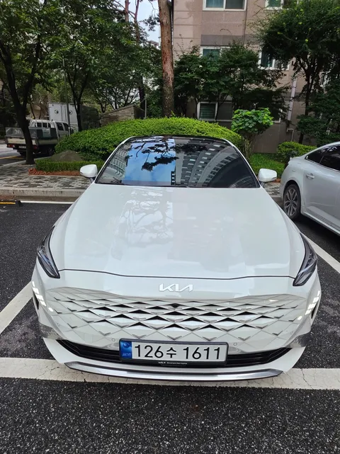 2023 Kia K8 Signature Special