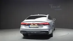 2021 Audi A7 55 TFSI Quattro Premium, серо-серебристый — фото 4