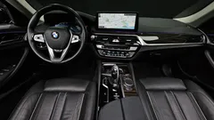 2021 BMW 5-Series 520i Luxury, чёрный — фото 7