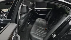 2021 BMW 5-Series 520i Luxury, чёрный — фото 11