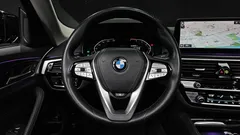 2021 BMW 5-Series 520i Luxury, чёрный — фото 12