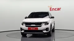 2023 Kia Seltos Gasoline 1.6 Turbo 2WD, белый — фото 3