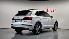 2021 Audi Q5 45 TFSI Quattro Premium, белый — фото 2
