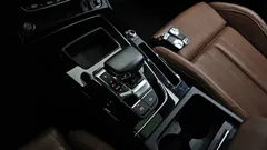 2021 Audi Q5 45 TFSI Quattro Premium, белый — фото 9