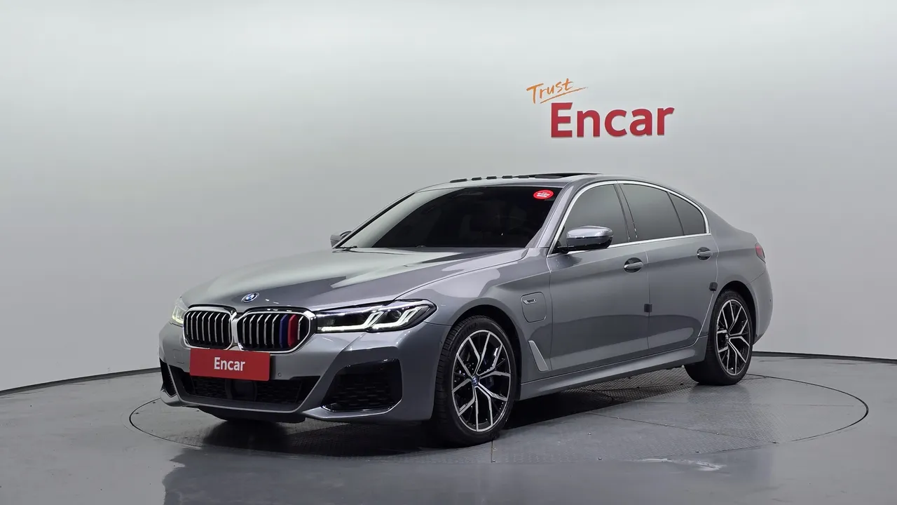 2023 BMW 5-Series 530e M Sport