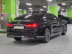 2021 Lexus LS 3.5 Platinum AWD, чёрный — фото 6