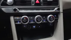 2022 Genesis G70 Gasoline 2.0T 4WD, чёрный — фото 18