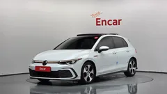2022 Volkswagen Golf 2.0 GTI, белый — фото 1