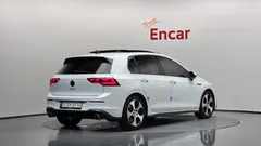 2022 Volkswagen Golf 2.0 GTI, белый — фото 2