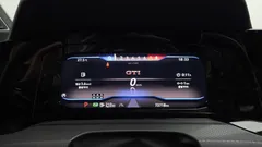 2022 Volkswagen Golf 2.0 GTI, белый — фото 8