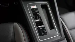 2022 Volkswagen Golf 2.0 GTI, белый — фото 9