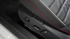 2022 Volkswagen Golf 2.0 GTI, белый — фото 16