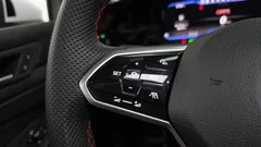 2022 Volkswagen Golf 2.0 GTI, белый — фото 17