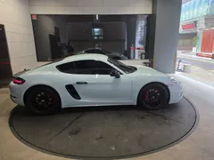 2022 Porsche 718 4.0 GTS, белый — фото 2