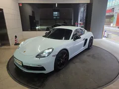 2022 Porsche 718 4.0 GTS, белый — фото 11