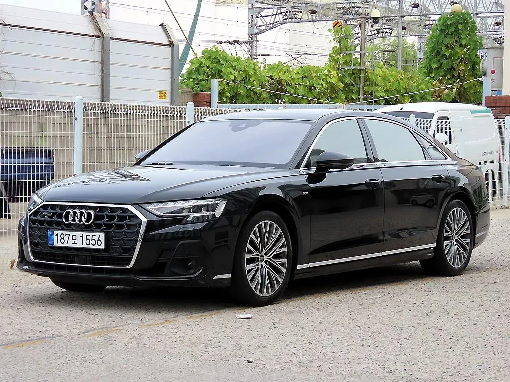 2022 Audi A8 55 TFSI Quattro Premium LWB