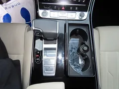 2022 Audi A8 55 TFSI Quattro Premium LWB — фото 15