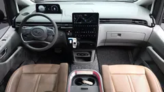 2022 Hyundai Staria Lounge 9-Seater — фото 7