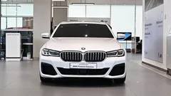 2023 BMW 5-Series 520i M Sport — фото 2