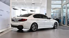 2023 BMW 5-Series 520i M Sport — фото 4