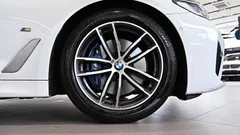 2023 BMW 5-Series 520i M Sport — фото 5