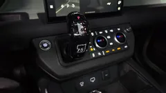 2023 Land Rover Defender 110 D300 75th Edition — фото 9