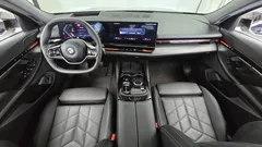2024 BMW 5-Series 520i, чёрный — фото 7