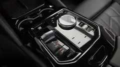 2024 BMW 5-Series 520i, чёрный — фото 9