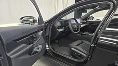 2024 BMW 5-Series 520i, чёрный — фото 10
