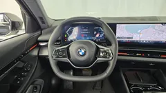 2024 BMW 5-Series 520i, чёрный — фото 17
