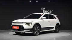 2023 Kia Niro Prestige, белый — фото 1