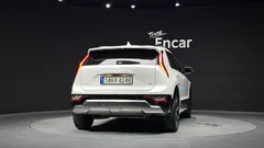 2023 Kia Niro Prestige, белый — фото 4