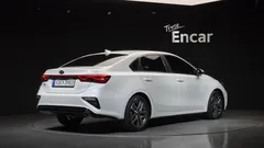 2021 Kia K3 Signature, белый — фото 2