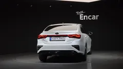 2021 Kia K3 Signature, белый — фото 4