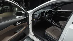 2021 Kia K3 Signature, белый — фото 10