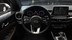 2021 Kia K3 Signature, белый — фото 13