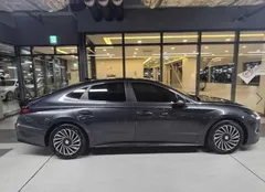 2022 Hyundai Sonata Premium Plus, серо-серебристый — фото 3