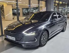2022 Hyundai Sonata Premium Plus, серо-серебристый — фото 12