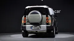 2022 Land Rover Defender 110 D250 SE — фото 4