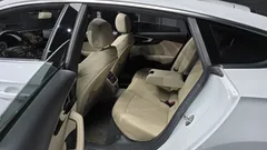 2021 Audi A5 40 TDI Quattro Premium Sportback, белый — фото 12