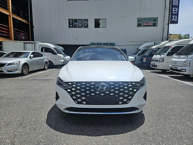 2022 Hyundai Grandeur Le Blanc