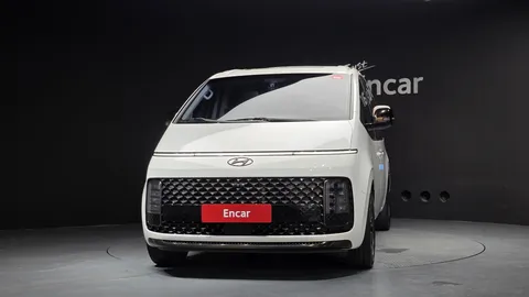 2022 Hyundai Staria 4WD Lounge 7-Seater