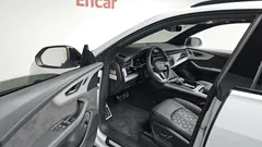 2021 Audi Q8 55 TFSI Quattro Premium, белый — фото 10