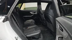2021 Audi Q8 55 TFSI Quattro Premium, белый — фото 12